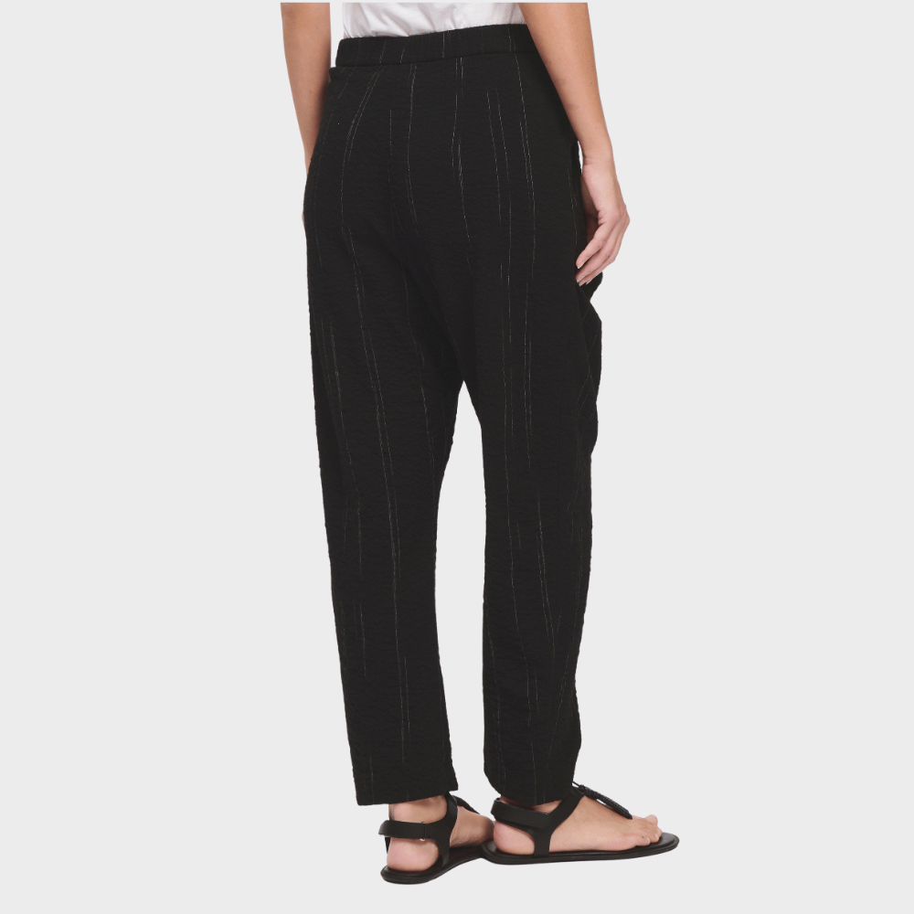 Transit Par Such Relaxed Pleated Trousers in Black - back view