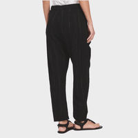 Transit Par Such Relaxed Pleated Trousers in Black - back view