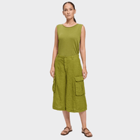 Transit Par Such wide leg linen cargo Bermuda shorts in olive green – full front view