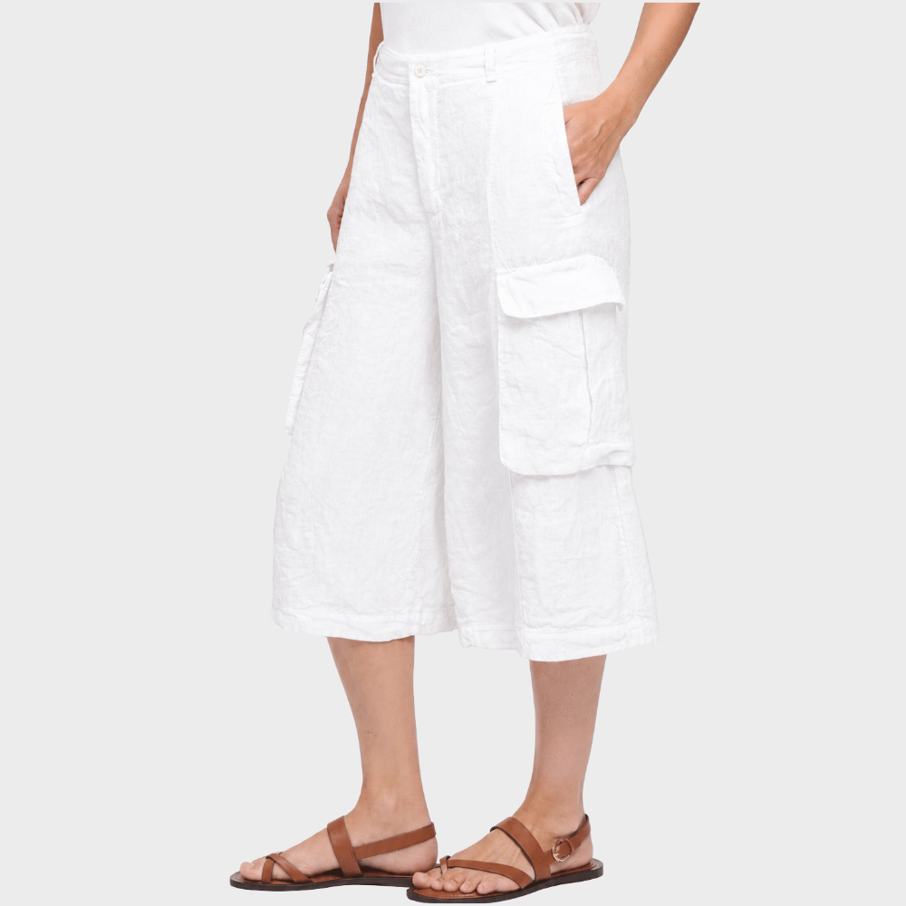 Transit Par Such wide leg linen cargo Bermuda shorts in white – side view