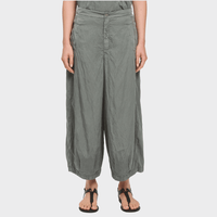 Transit Par Such silk-blend cropped barrel-leg trousers in muted sage green – front view