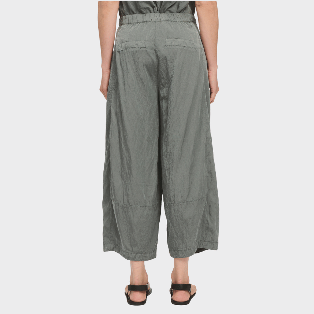 Transit Par Such silk-blend cropped barrel-leg trousers in muted sage green – back view