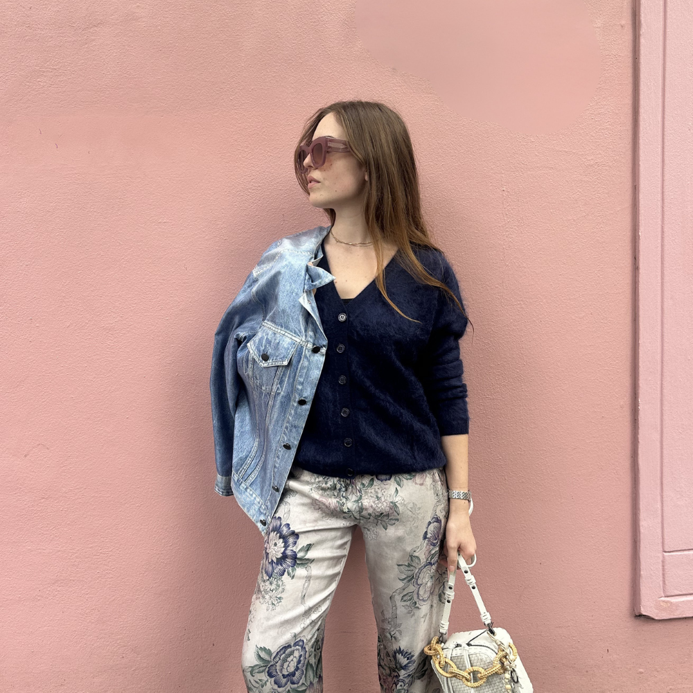 Absolut Cashmere Deborah V-Neck Cardigan in Navy – International designer fashion boutique Australia Riada Concept Woollahra