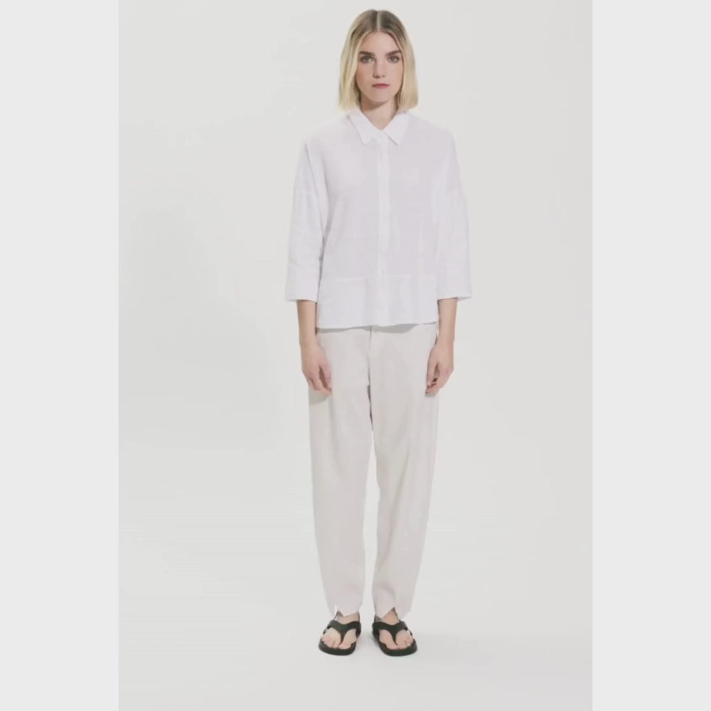 TRANSIT PAR SUCH Linen 3/4 Sleeve Shirt in White K204 Transit Par Such at Riada Concept Designer fashion shop online and in store High End fashion boutique Sydney Australia Riada Concept