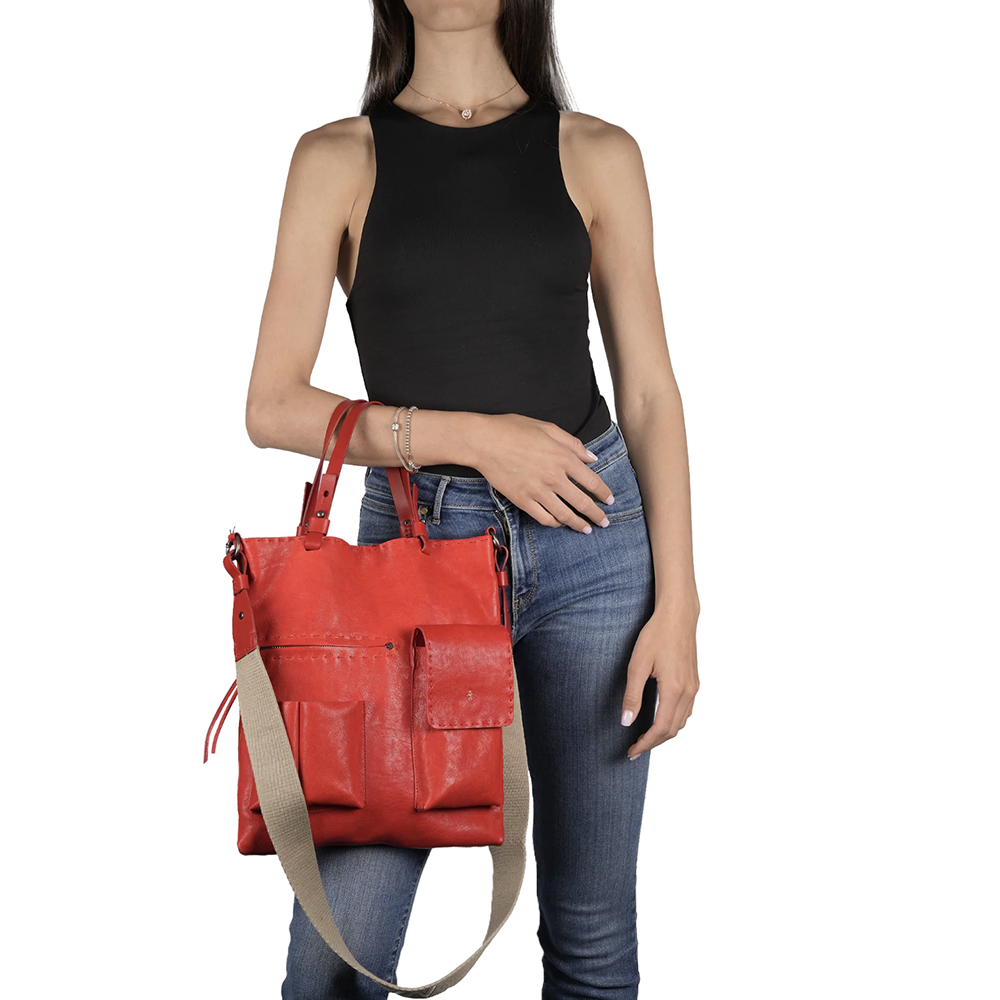 Aura Pocket Old Iron Leather Shoulder Bag in Aragosta