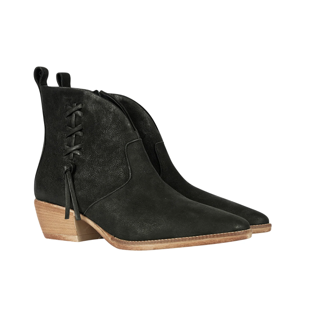 Grattato Calfskin Leather Ankle Boot in Nero